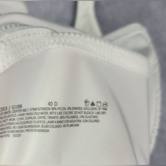 Bali® Live It Up® Full-Figure Seamless Underwire Bra Size 40D In white - Picture 3 of 13